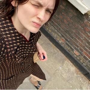 Meet your Posher, Lara